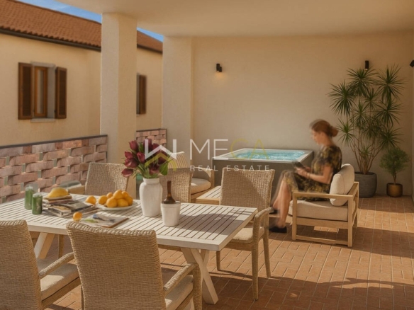 Desenzano, three-room apartment in the center with a large loggia
