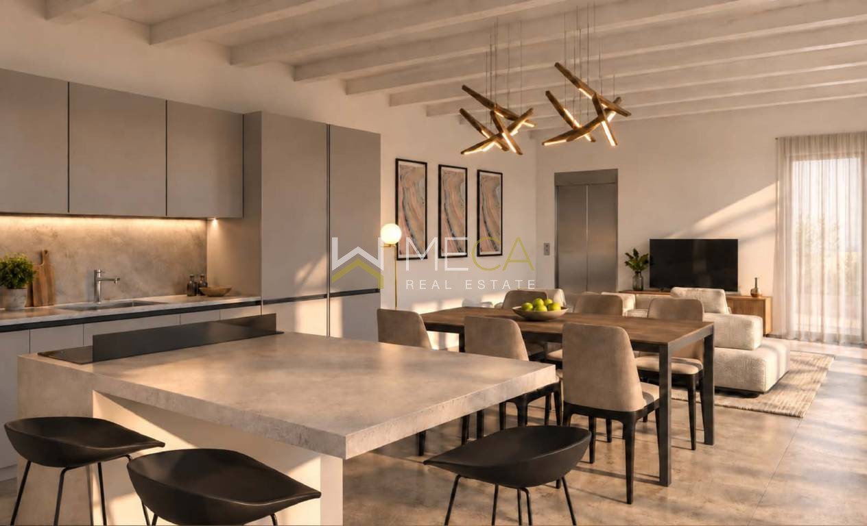 Desenzano, wohnung im Zentrum mit großer Terrasse, Aufzug und privatem Parkplatz.