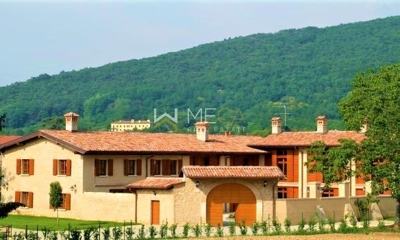 Bilocali e loft immersi nel verde, vicino al centro storico.