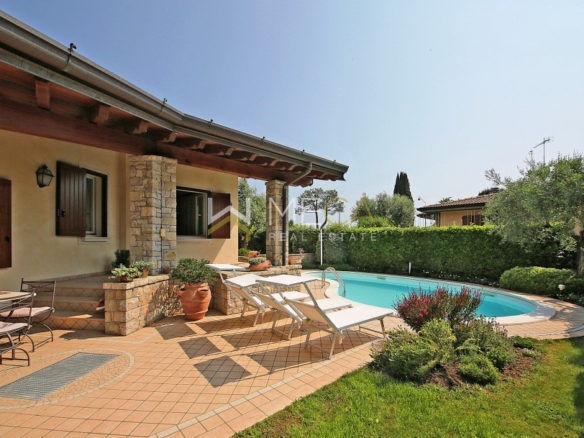 San Felice, lussuosa villa padronale con piscina