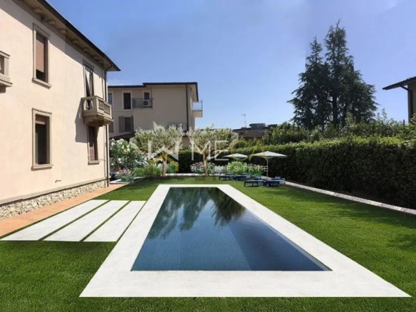 Salò, villa padronale in centro