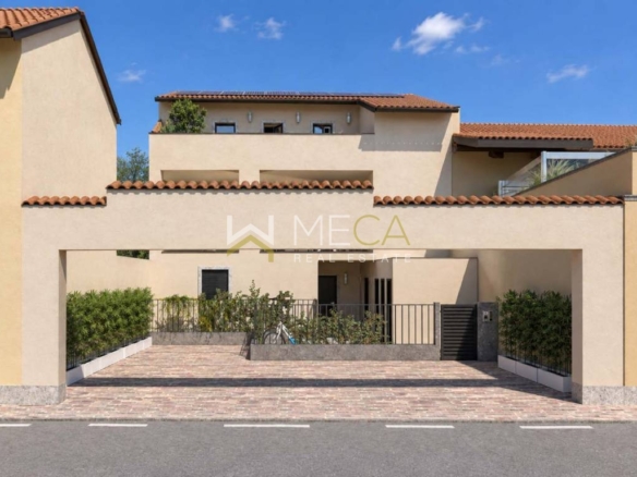 Desenzano, attico in centro con grande terrazza ascensore e parcheggio privato
