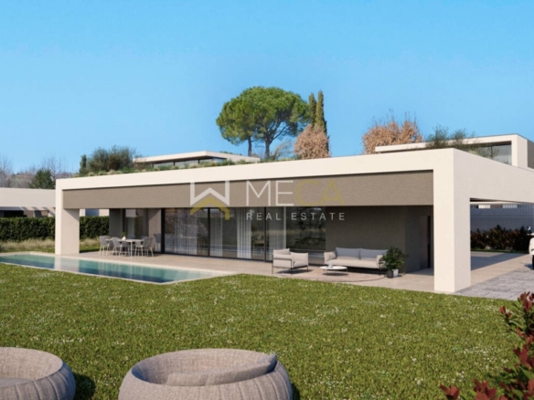 Moniga, nuova villa con parco e accesso diretto al lago