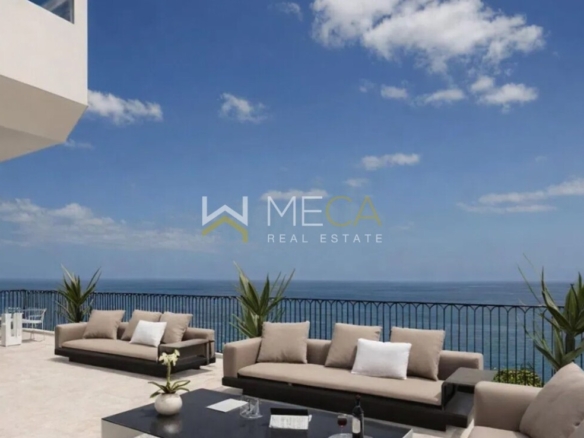 Desenzano lakefront: new four-room apartment with lake view and pool