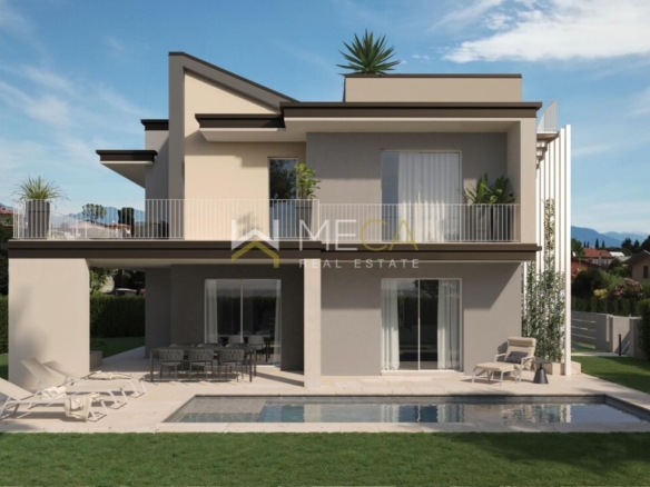 Moniga del Garda, moderna villa singola in centro su due piani