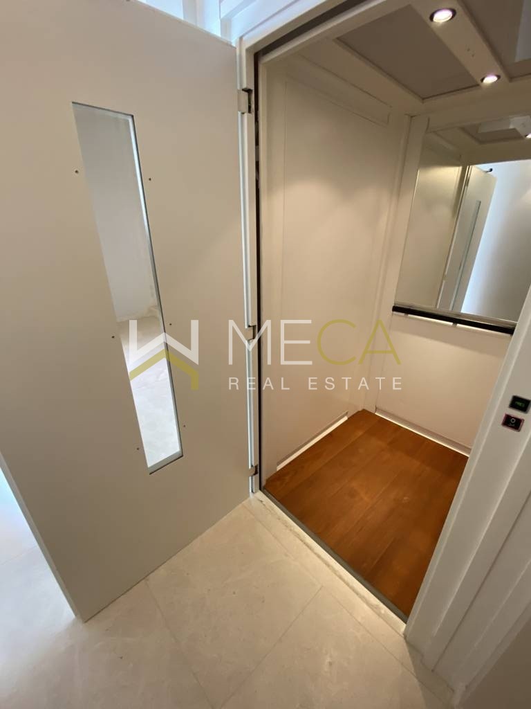 Salò, renovierte Villa mit privatem Park, Aufzug und Garage